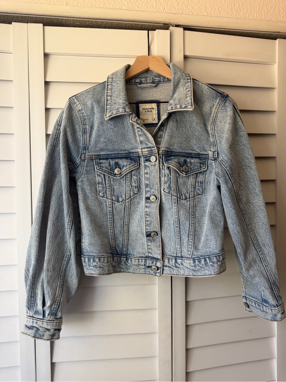 Abercrombie & Fitch Light Blue Denim Jacket - Women's